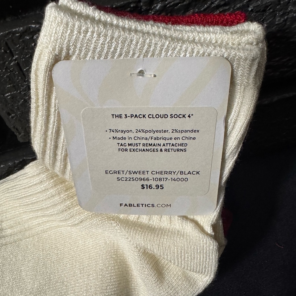 Fabletics 3-pack cloud sock. (C) - Picture 3 of 4